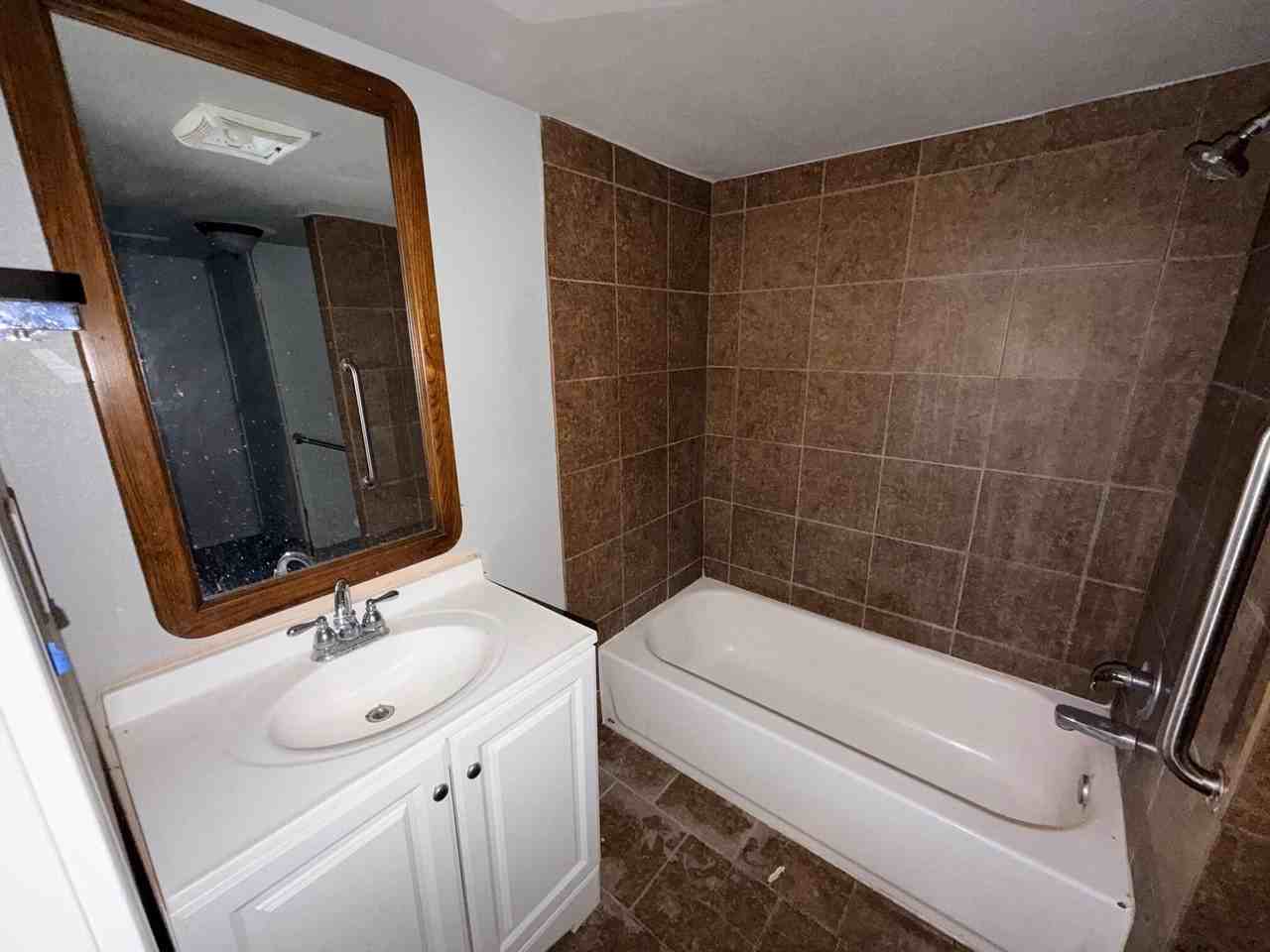 2512 1st St - Photo 7 of 14