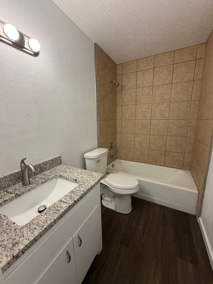 4510 35th St #A - Photo 6 of 10