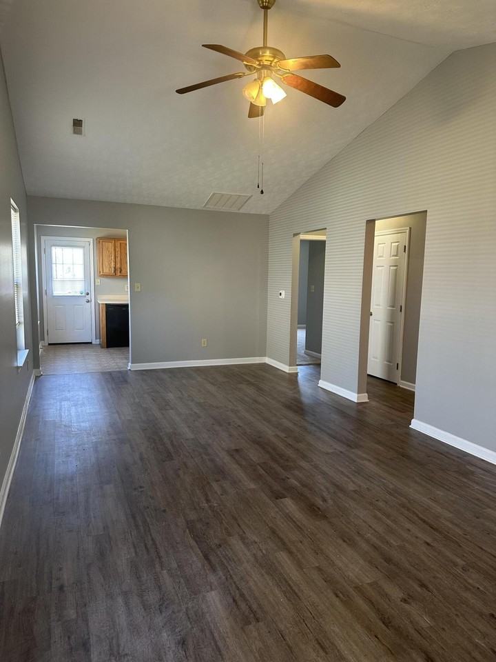 2548 Danielle Ln - Photo 5 of 12