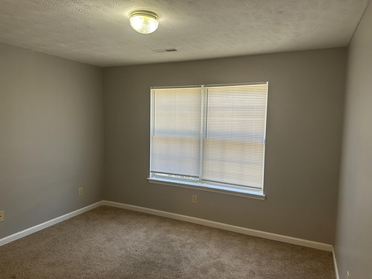 2548 Danielle Ln - Photo 7 of 12