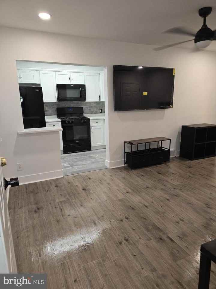 1116 Gleneagle Rd - Photo 2 of 14
