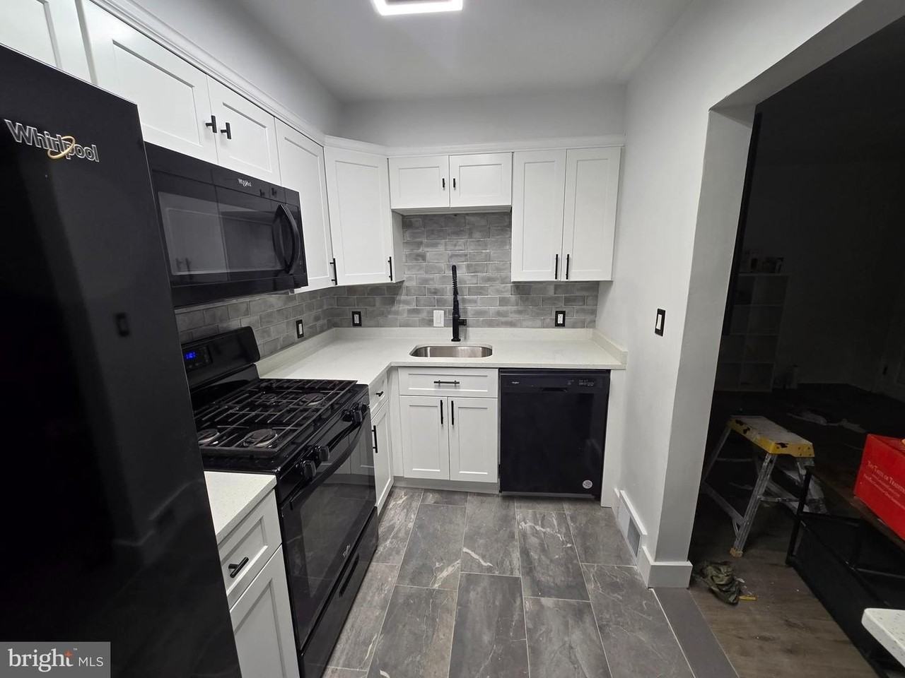 1116 Gleneagle Rd - Photo 3 of 14