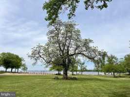 featured image of 25 2nd Ave