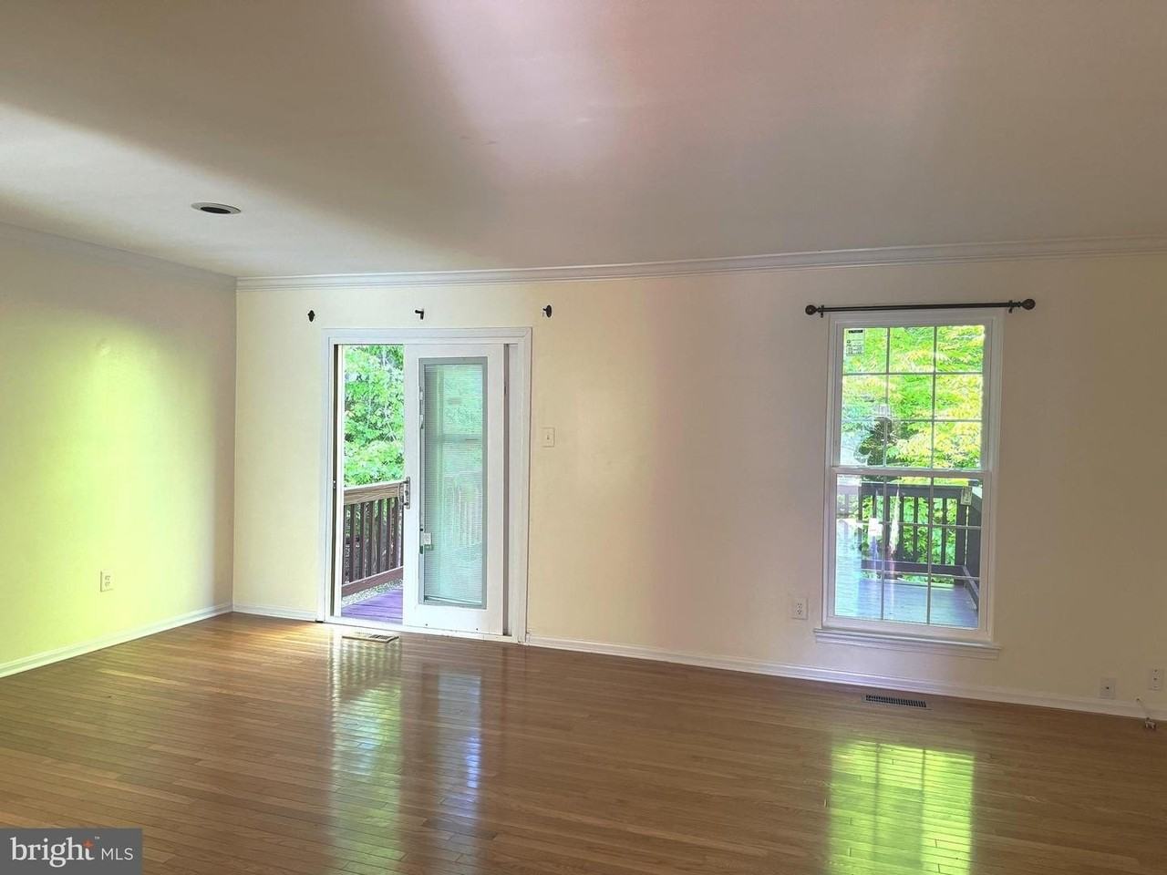 11 Wimbledon Ct - Photo 7 of 21