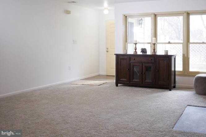 13018 Shadyside Ln - Photo 3 of 16