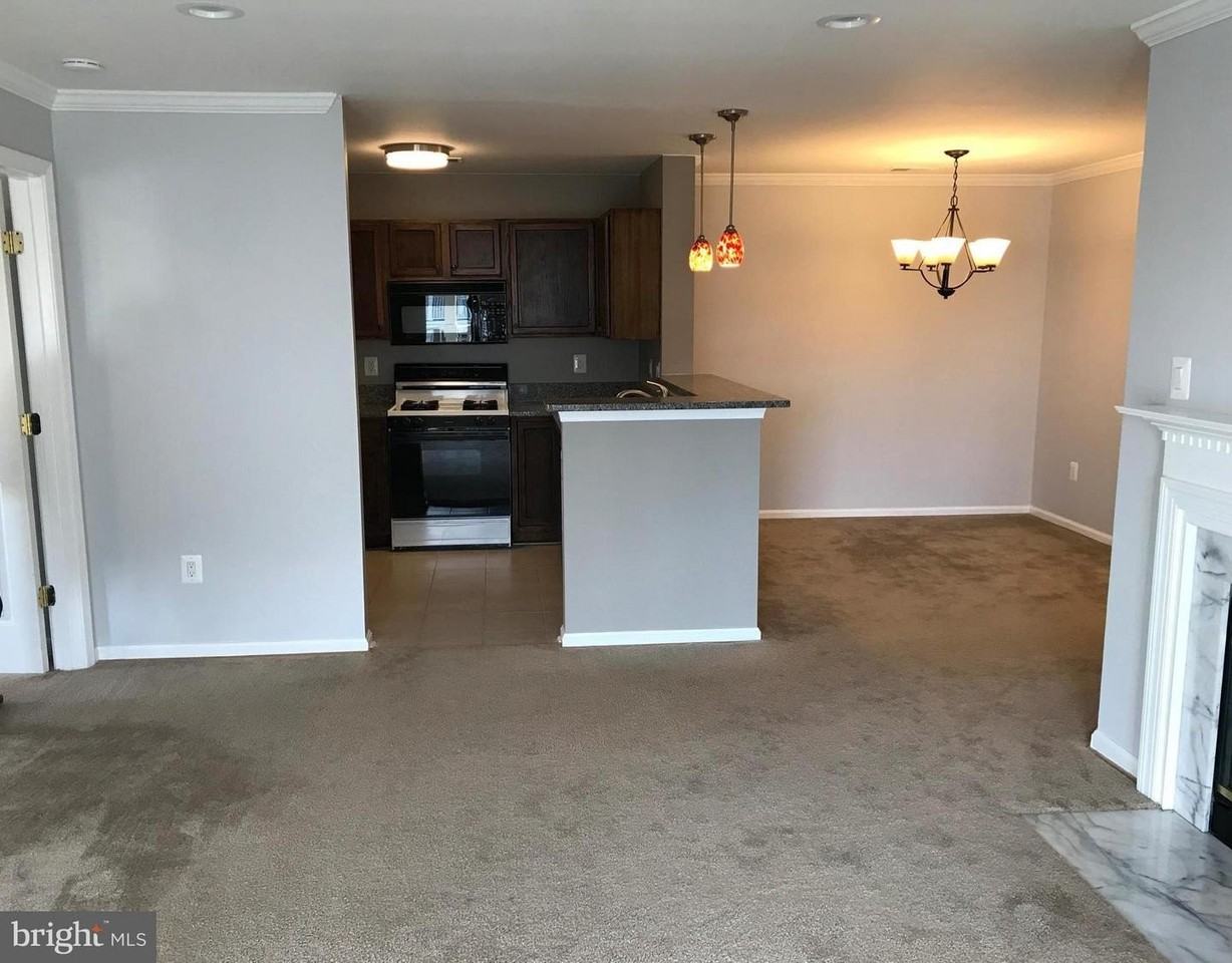 13304 Kilmarnock Way - Photo 4 of 30