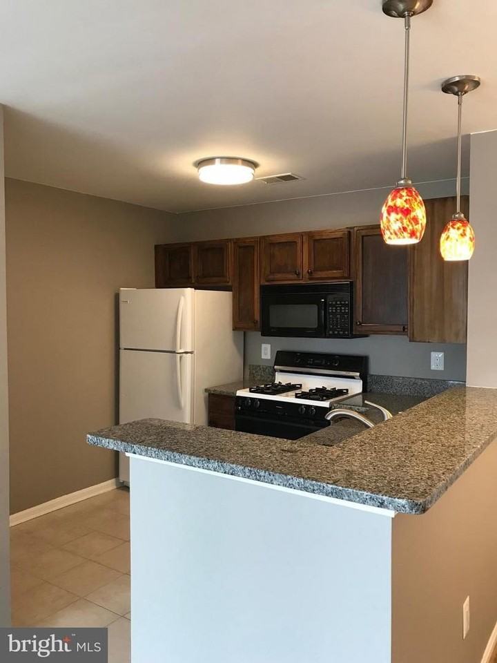 13304 Kilmarnock Way - Photo 5 of 30