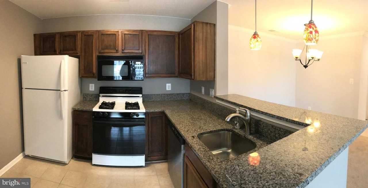 13304 Kilmarnock Way - Photo 6 of 30