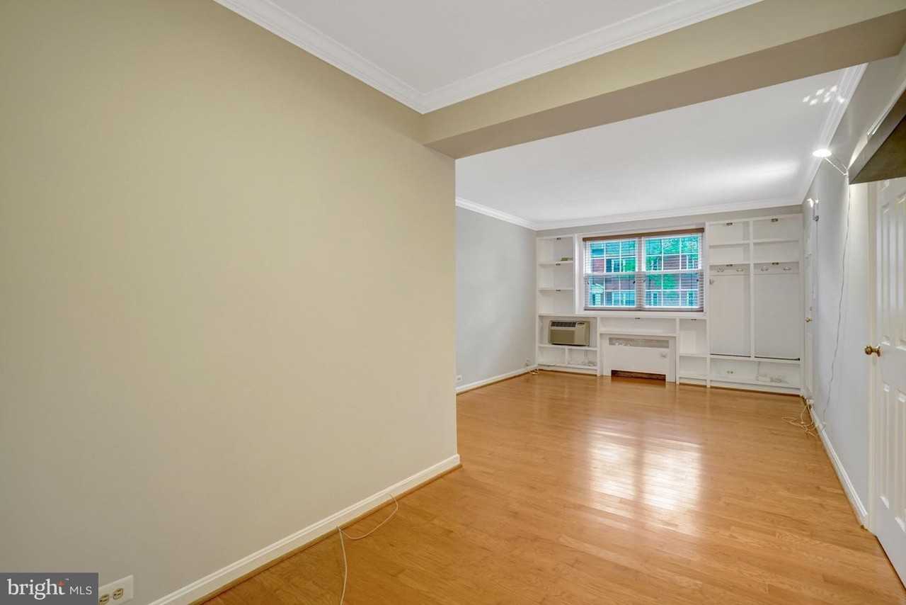 211 N Trenton St - Photo 3 of 39