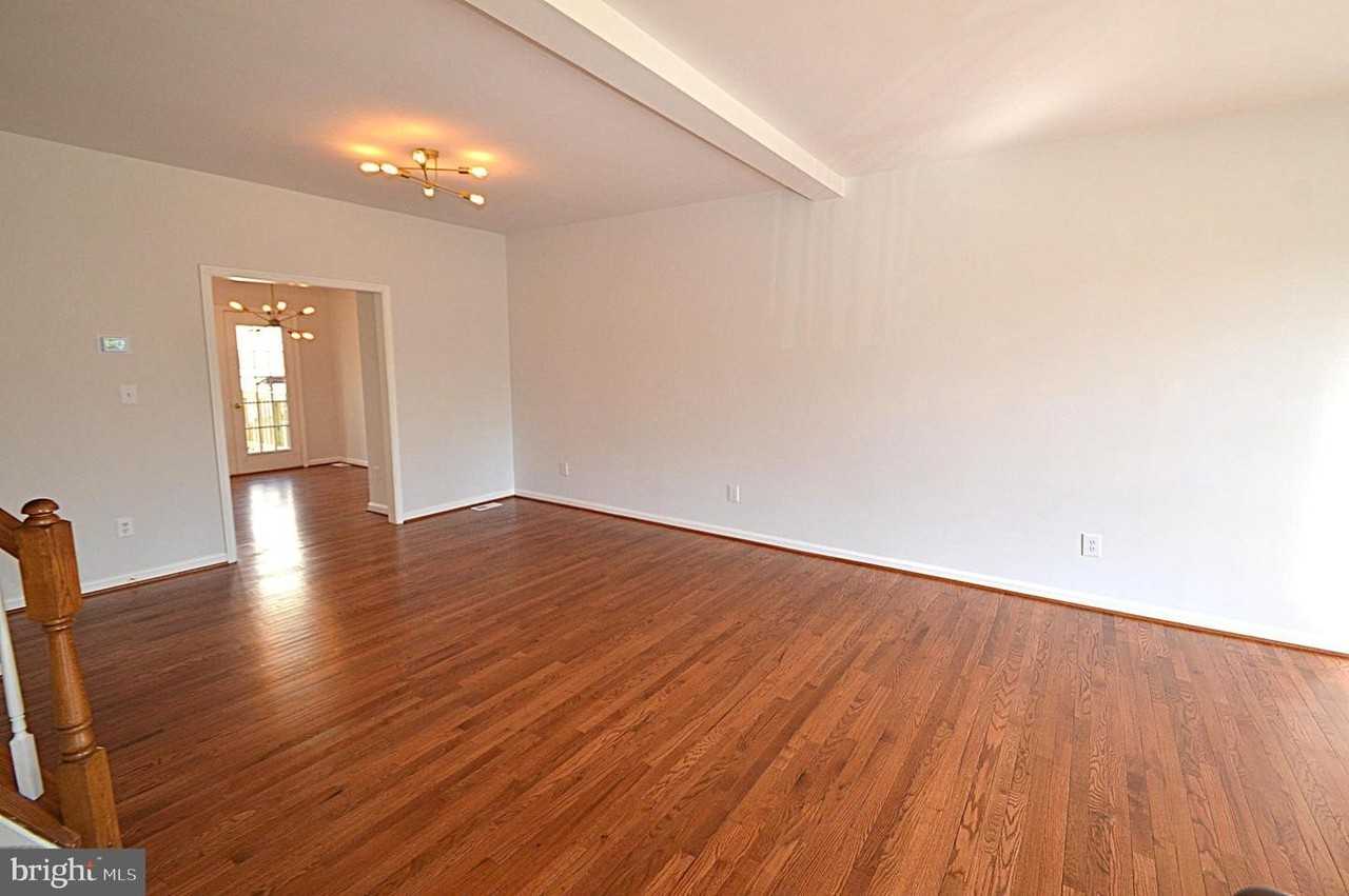 13510 Nickleback Ct - Photo 3 of 46