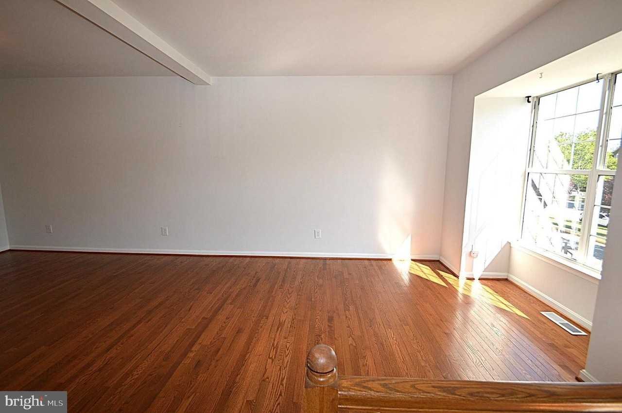 13510 Nickleback Ct - Photo 4 of 46