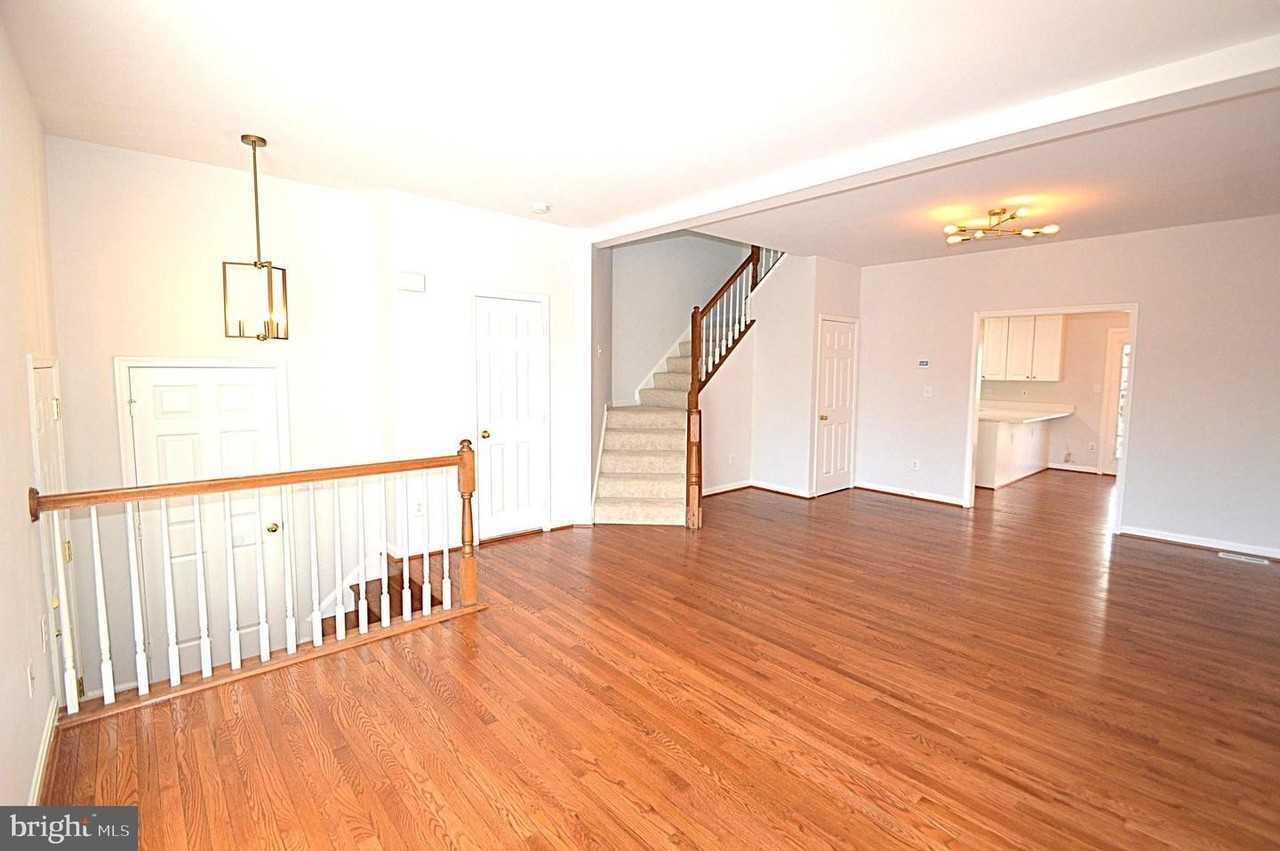 13510 Nickleback Ct - Photo 7 of 46