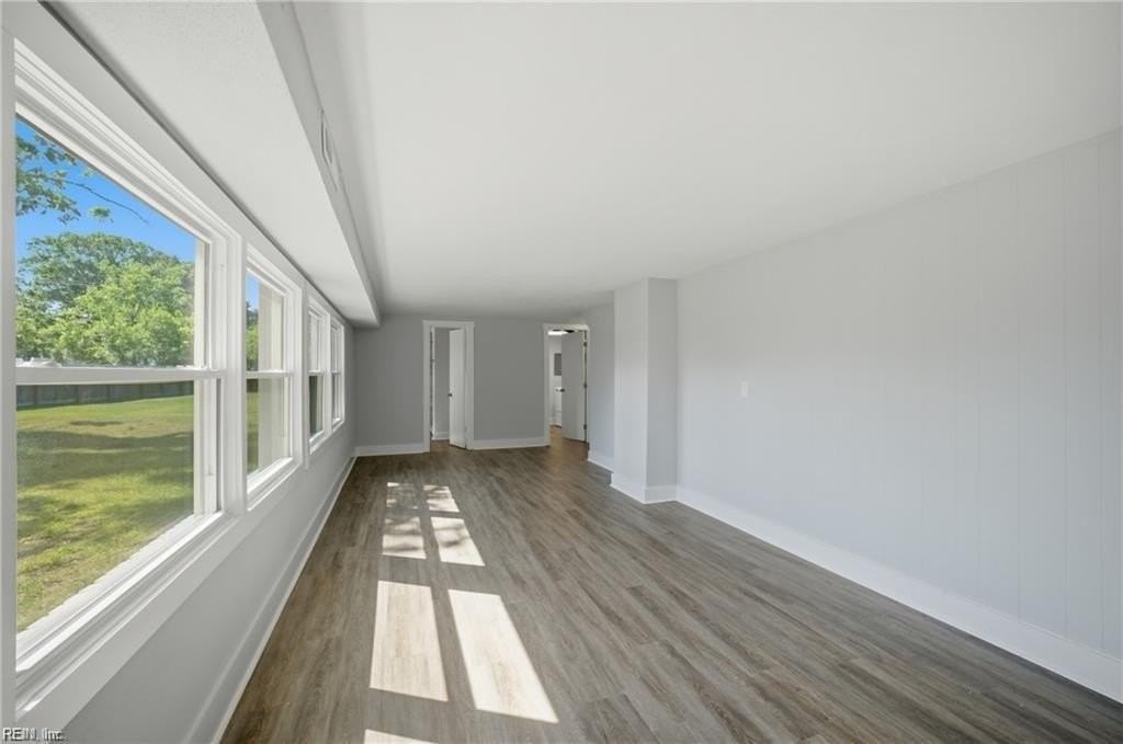 7404 Red Brook Rd - Photo 4 of 17