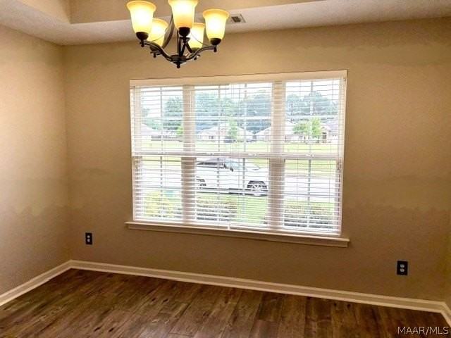 605 Thornton Pl - Photo 3 of 13