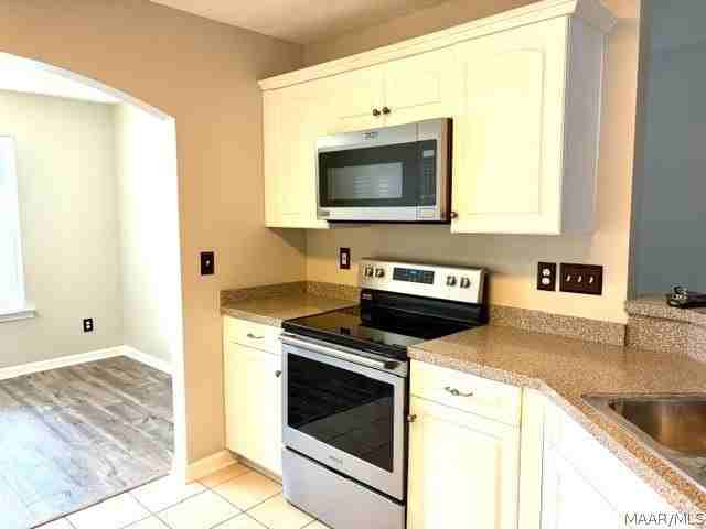 605 Thornton Pl - Photo 4 of 13