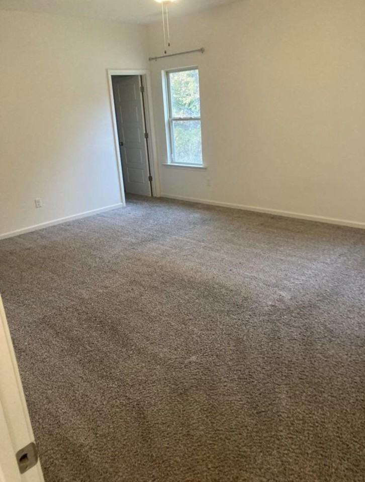 56 S Meadows Cv - Photo 4 of 11
