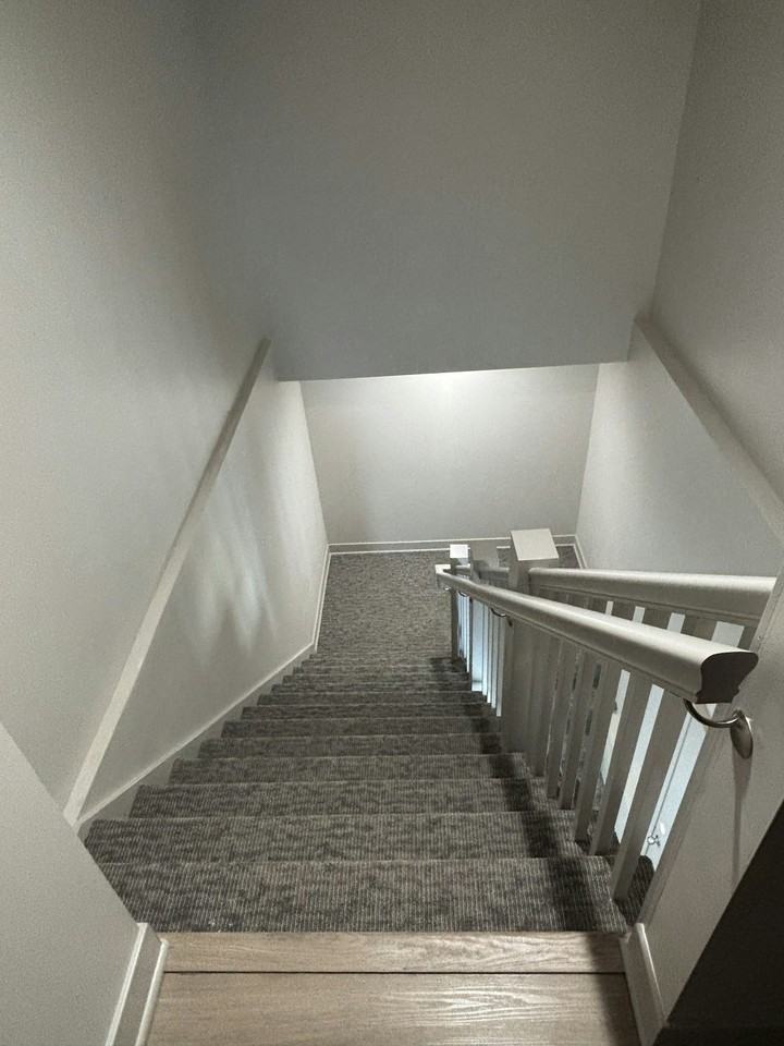 201 Monroe St, Unit 2 - Photo 5 of 24