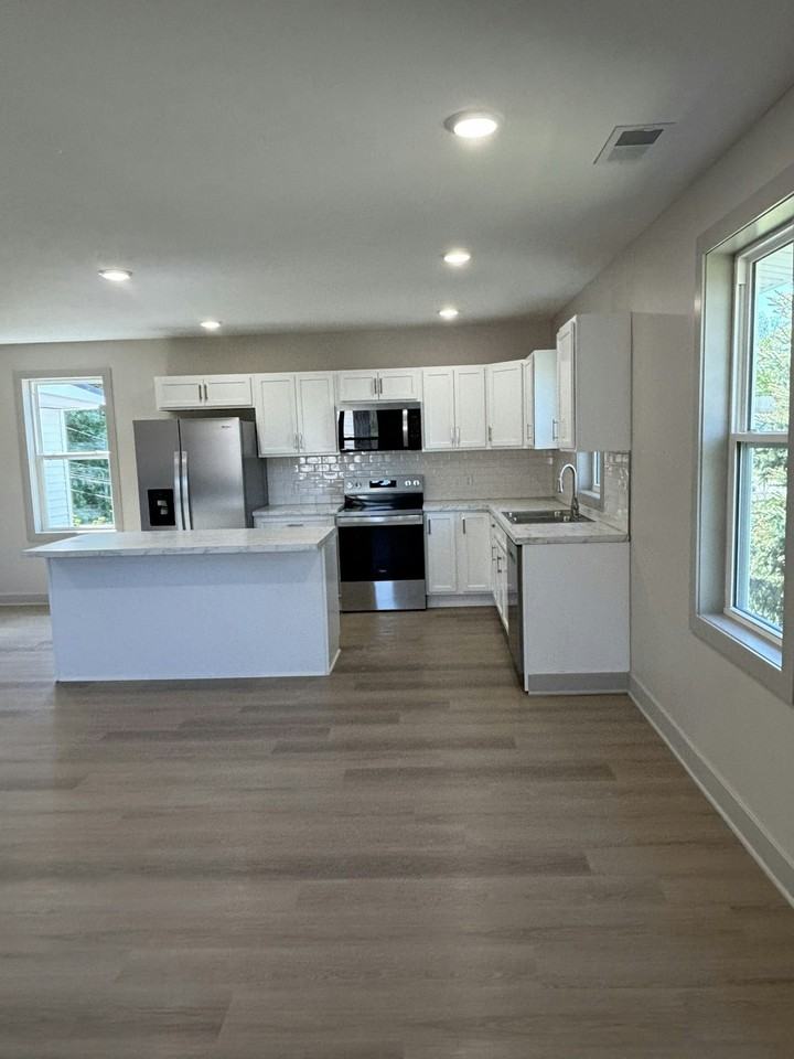 201 Monroe St, Unit 2 - Photo 2 of 26