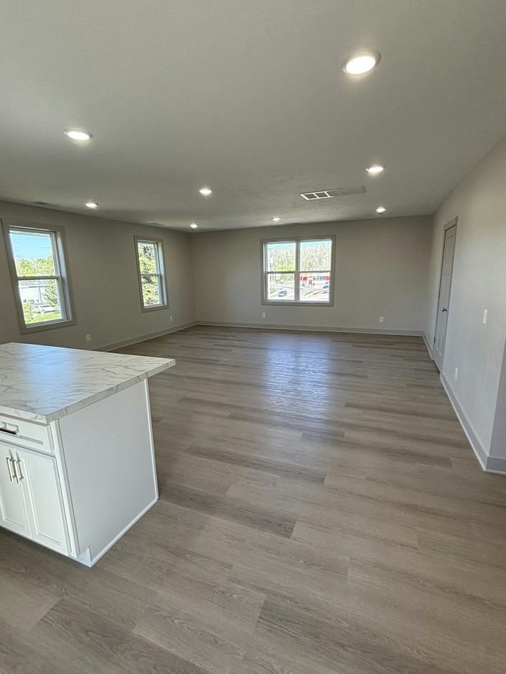 201 Monroe St, Unit 2 - Photo 7 of 26