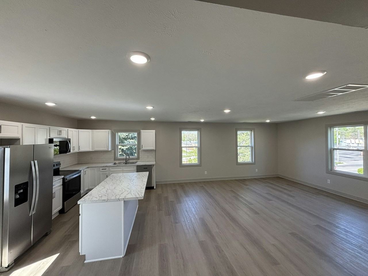 201 Monroe St, Unit 2 - Photo 5 of 26