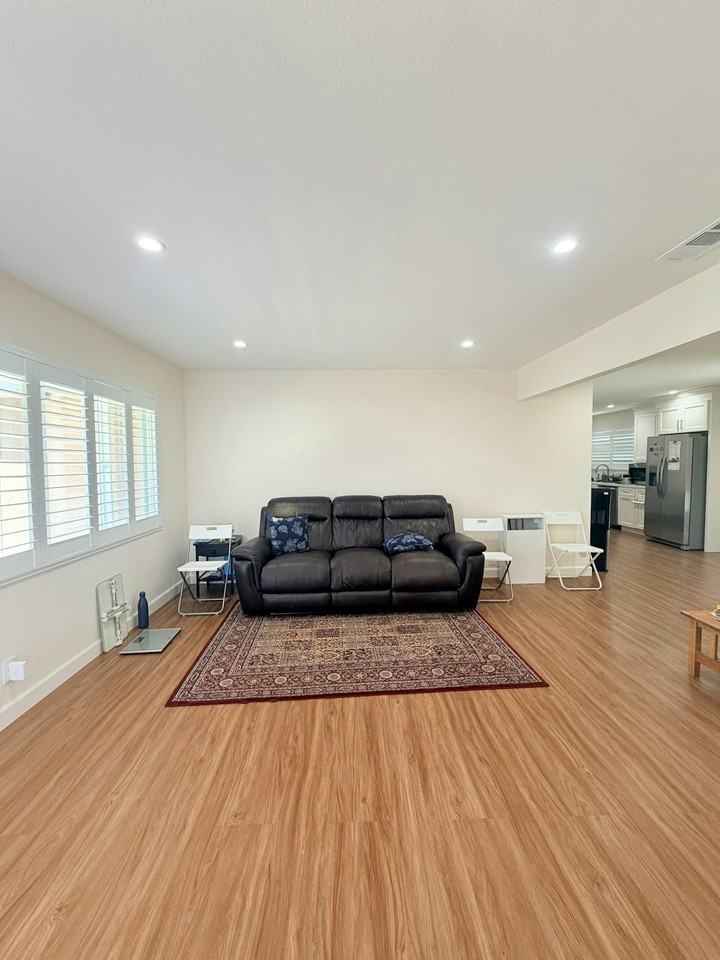 7622 Oxbow Lane - Photo 3 of 20