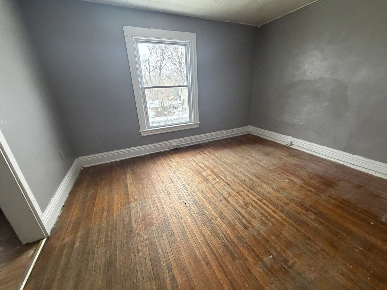 195 Parsells Ave #UP - Photo 3 of 10