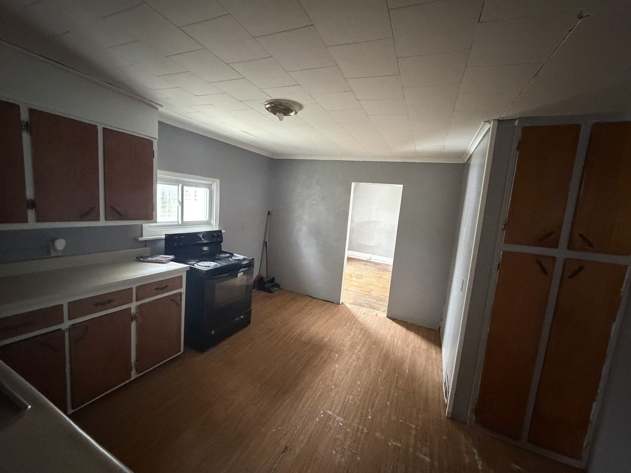 195 Parsells Ave #UP - Photo 4 of 10