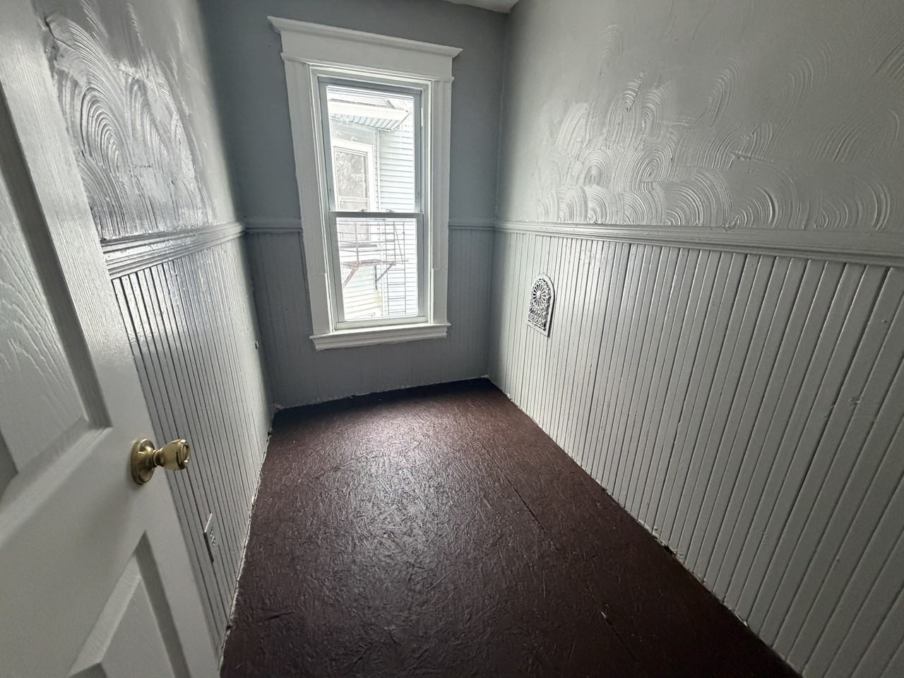 195 Parsells Ave #UP - Photo 6 of 10