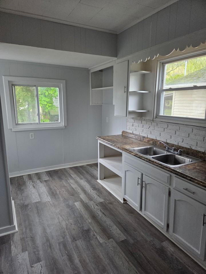 8 Mitchell St #1 - Photo 3 of 10