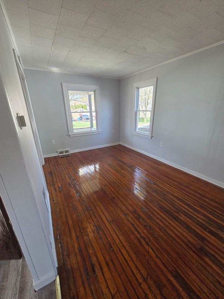 8 Mitchell St #1 - Photo 4 of 10