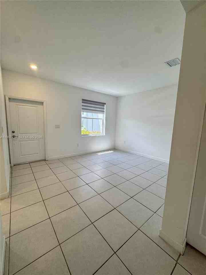 1845 Se 27th Rd #0 - Photo 5 of 26