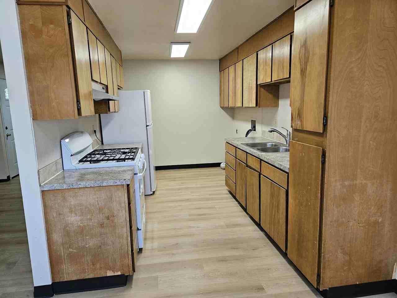 2550 Lee Street Southeast - Photo 4 of 13
