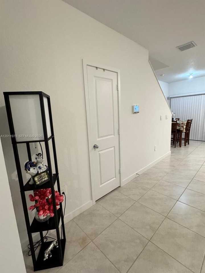 338 Ne 1st Dr #338 - Photo 5 of 20