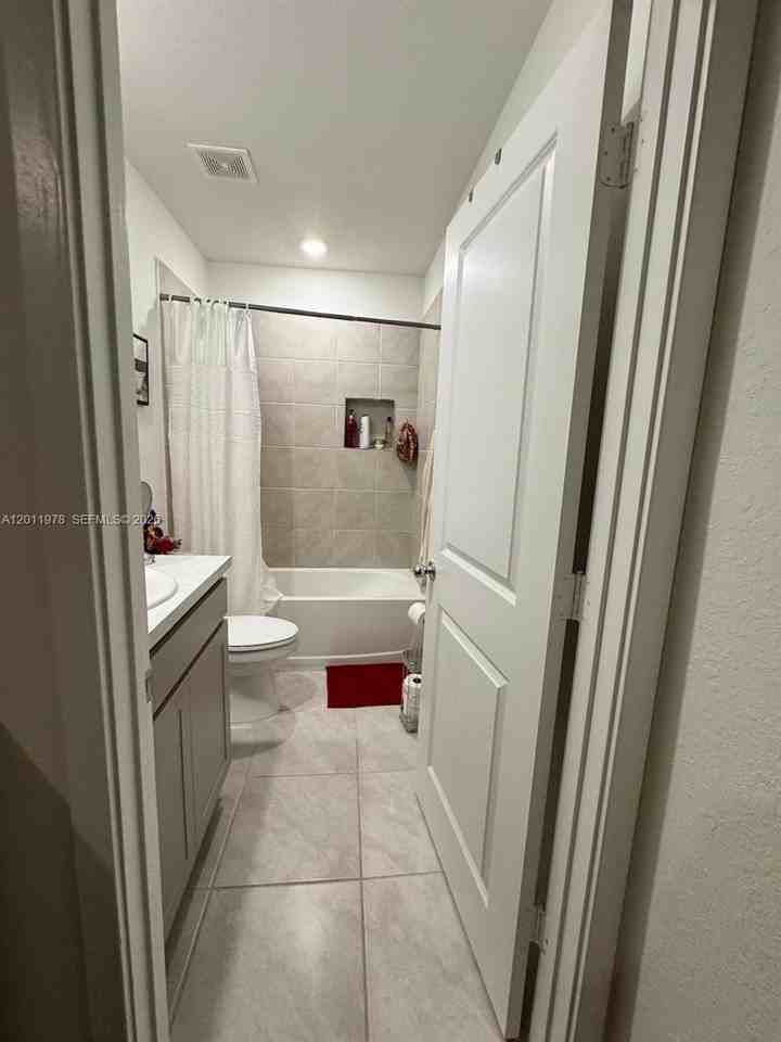 338 Ne 1st Dr #338 - Photo 6 of 20