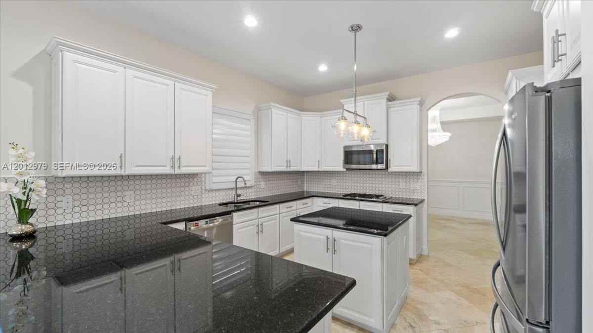 8610 Lakeside Bnd - Photo 6 of 50
