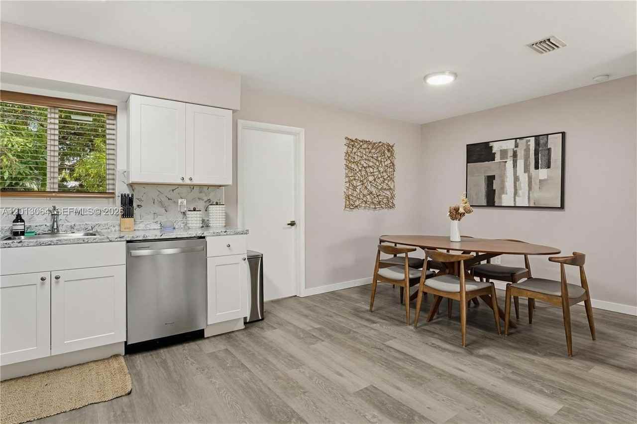 2825 Nw 9th Ave - Photo 5 of 28