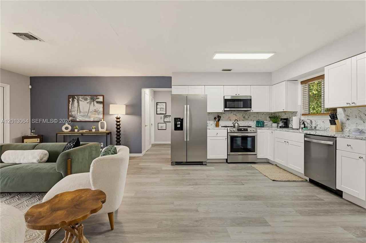 2825 Nw 9th Ave - Photo 7 of 28