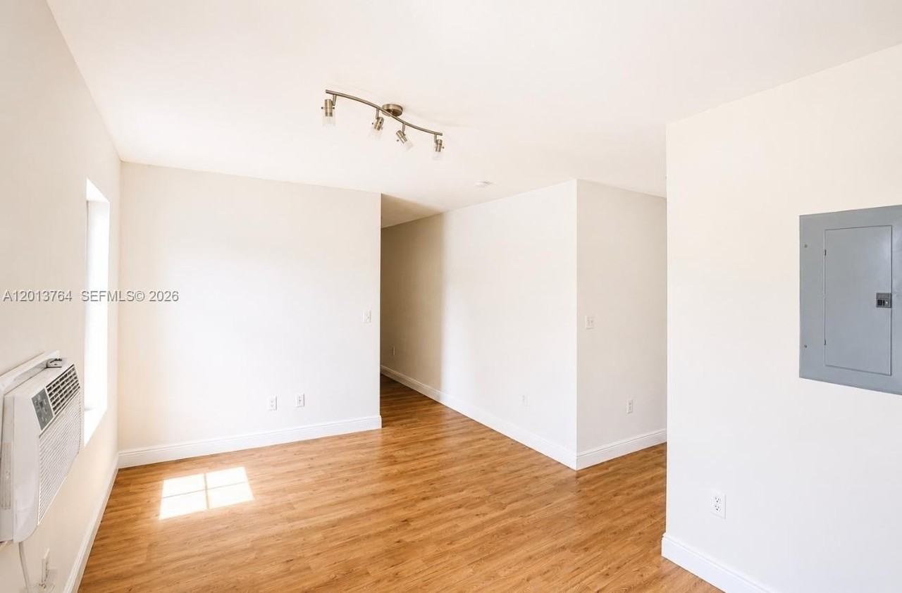 410 76th St #5 - Photo 7 of 10
