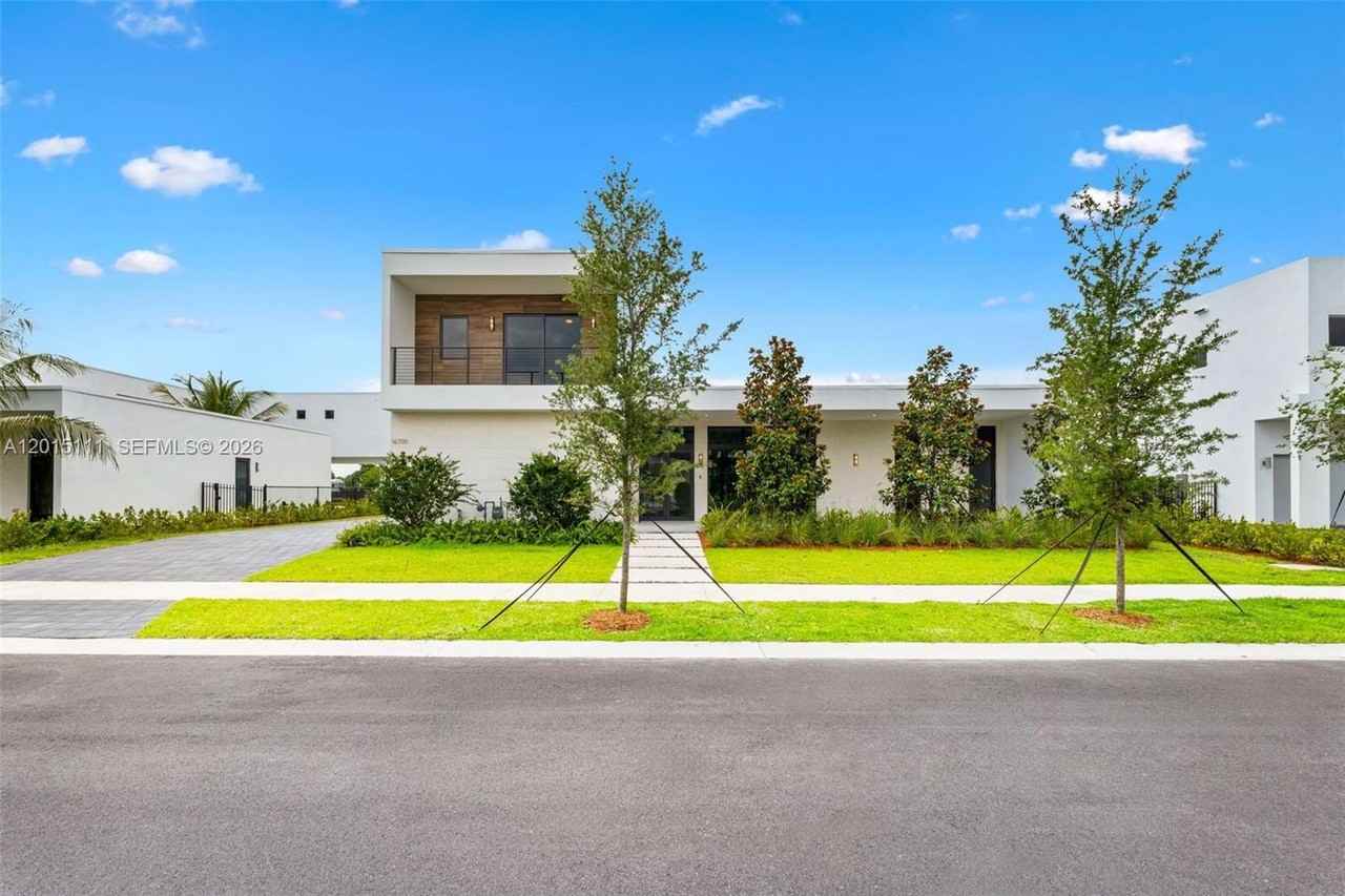 16700 Botaniko Dr N - Photo 2 of 22
