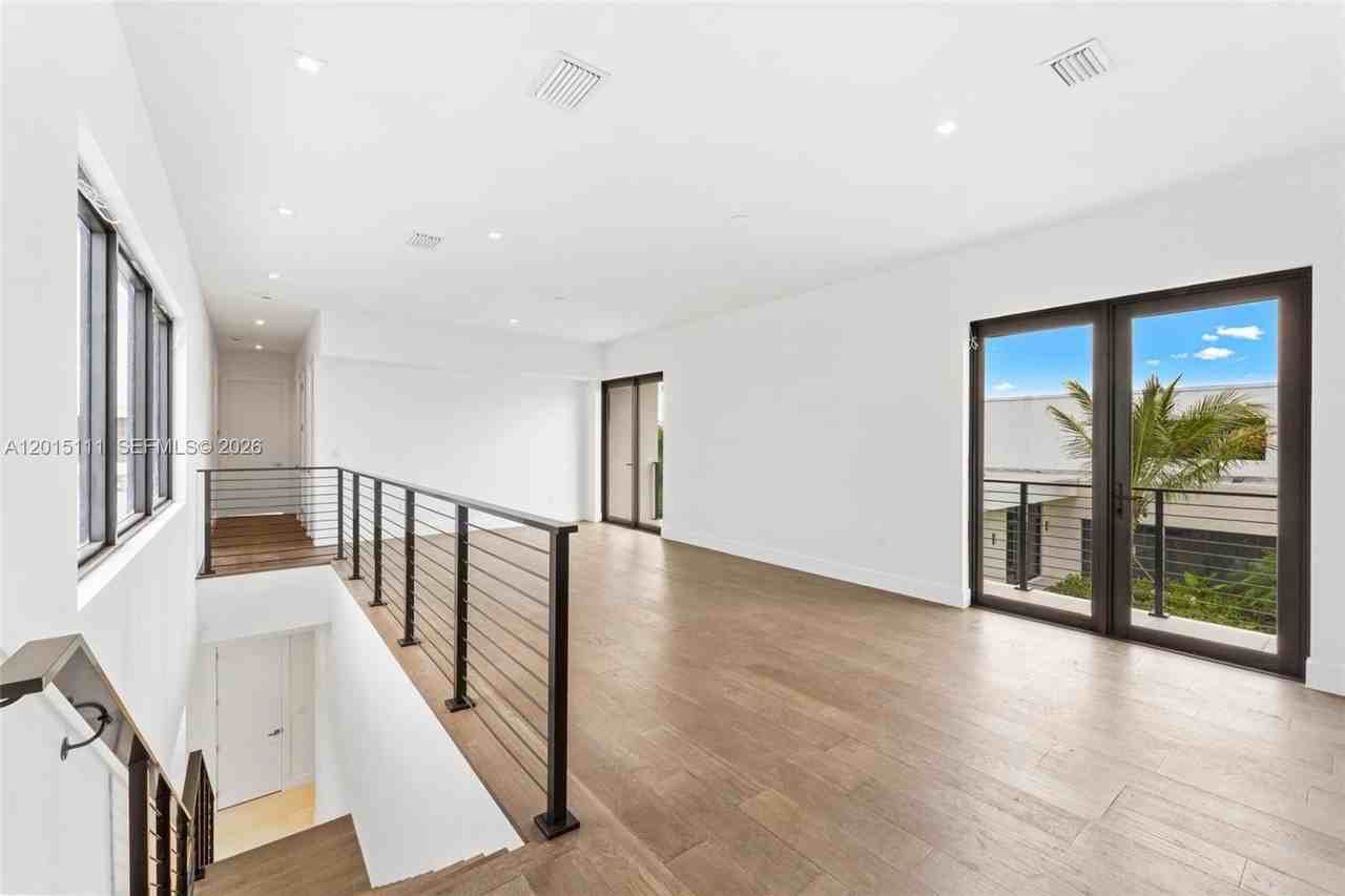 16700 Botaniko Dr N - Photo 7 of 22