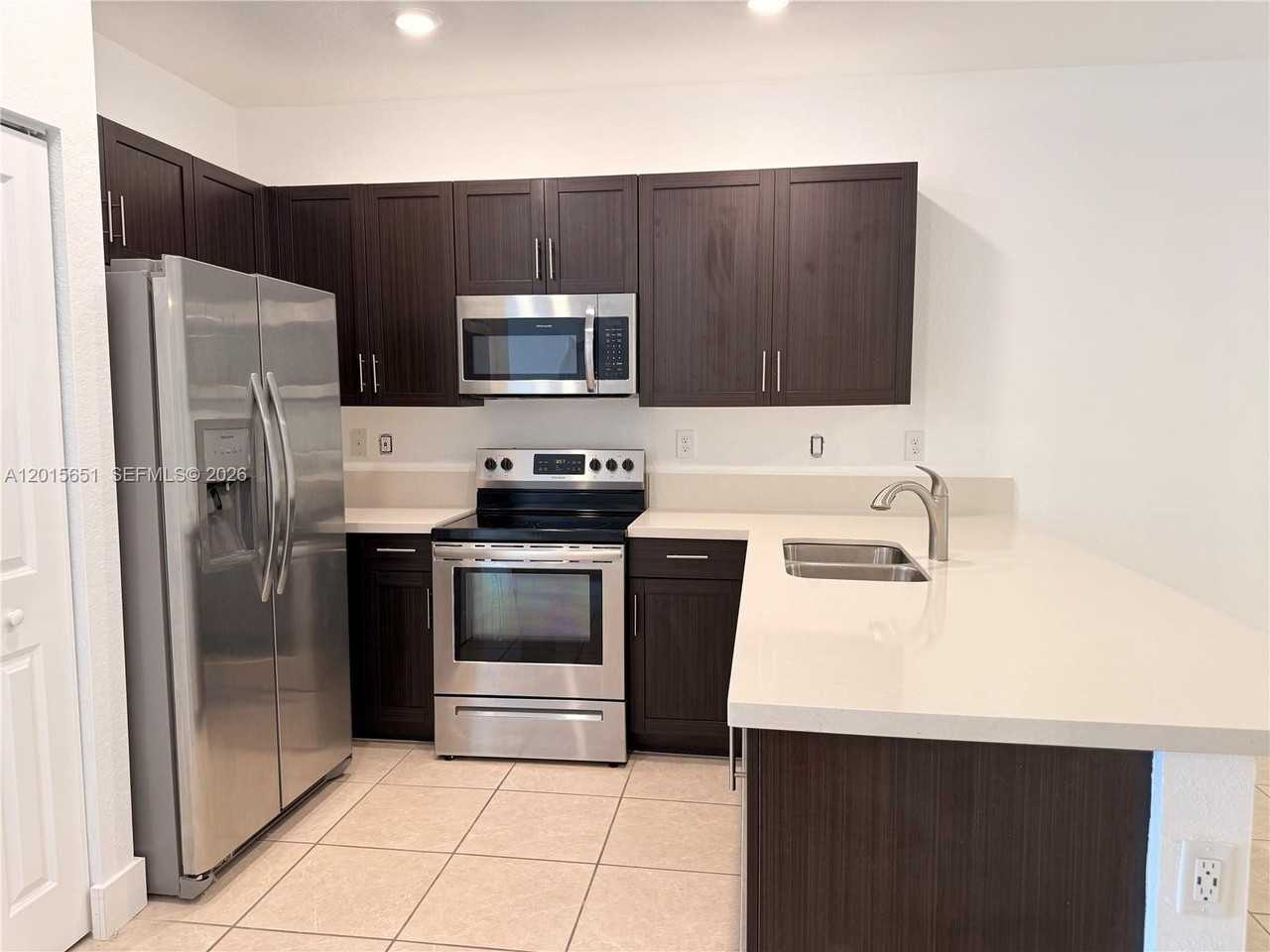 1328 Se 26th Ter - Photo 6 of 36