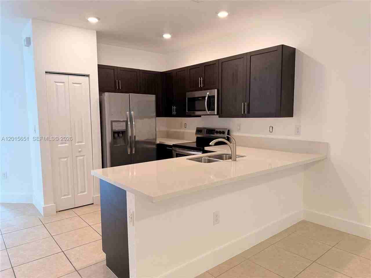 1328 Se 26th Ter - Photo 7 of 36