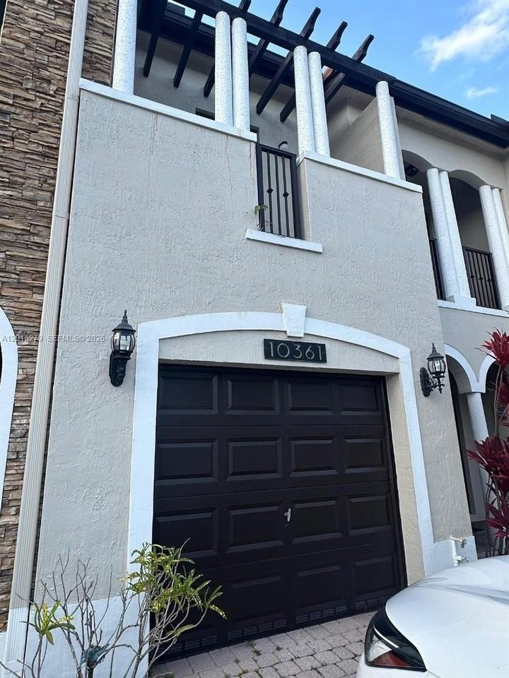 10361 Nw 32nd Ter #0 - Photo 2 of 10