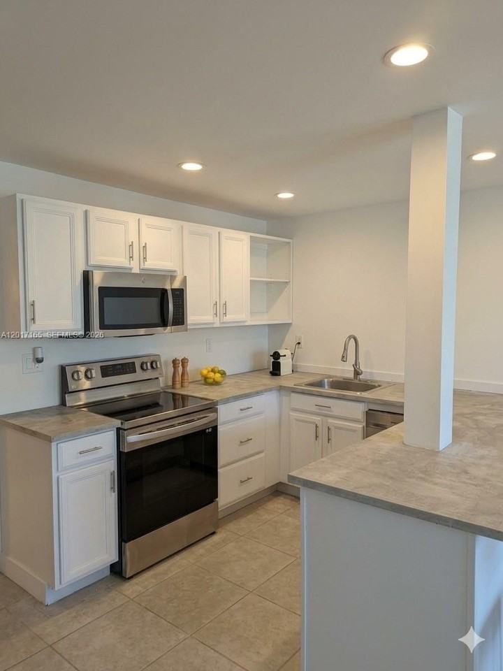 926 Michigan Ave #4 - Photo 2 of 11