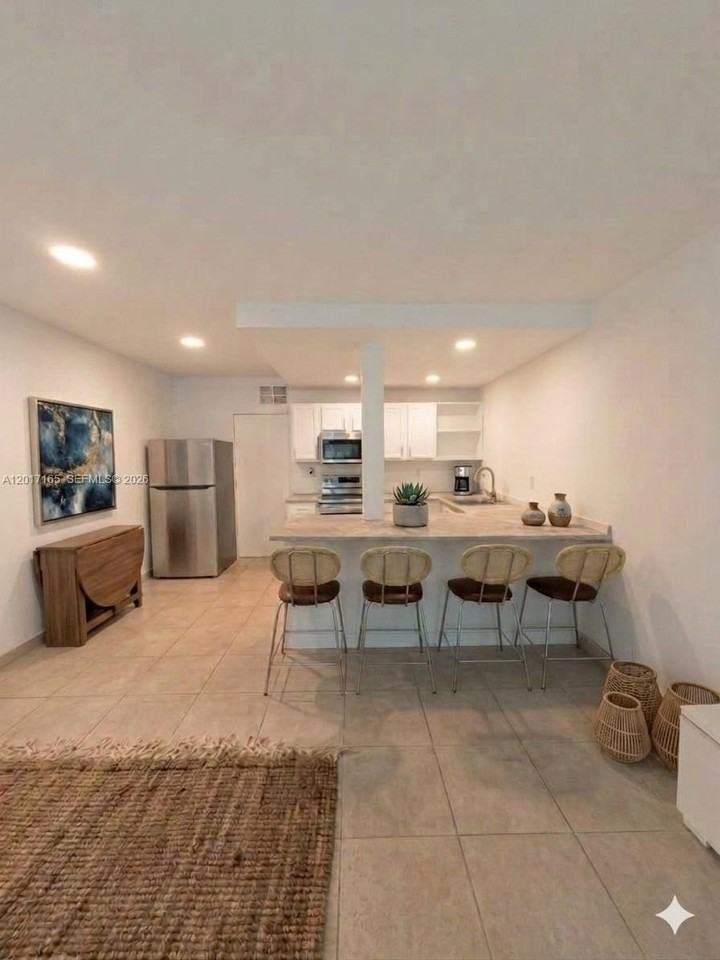 926 Michigan Ave #4 - Photo 3 of 11