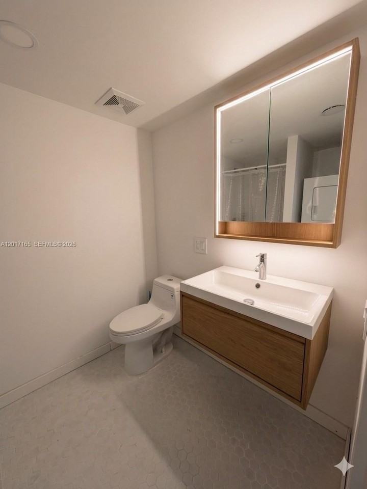 926 Michigan Ave #4 - Photo 5 of 11