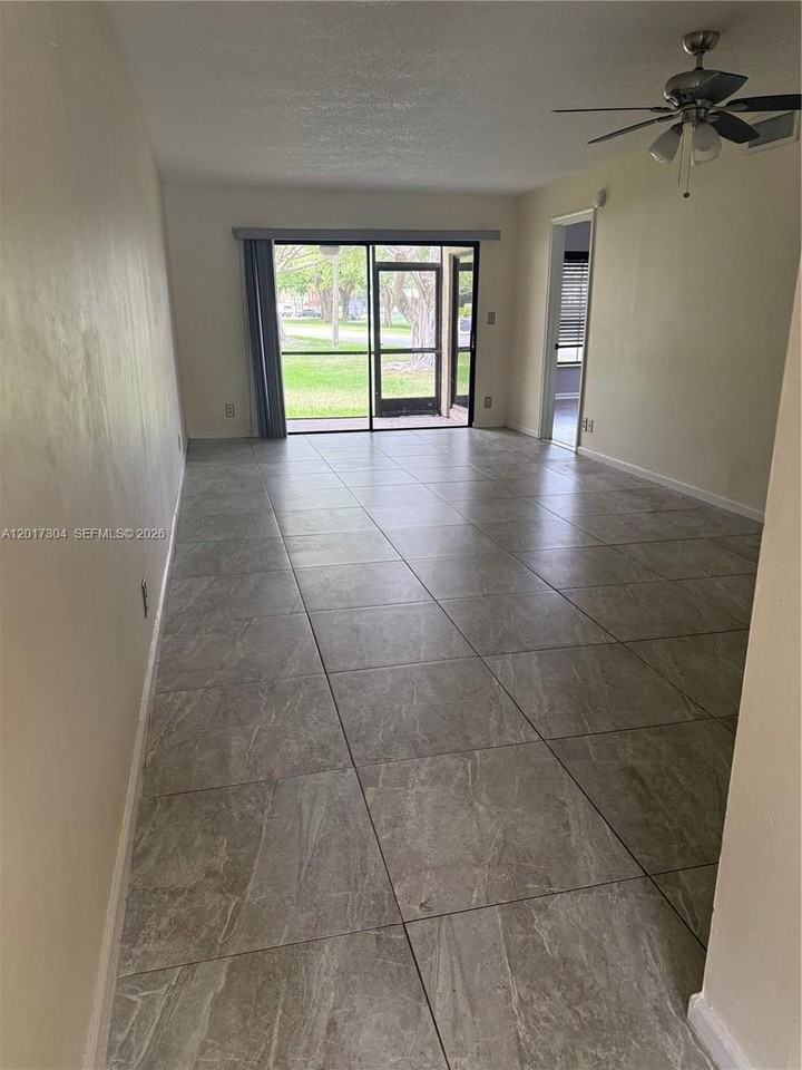 301 Olivewood Pl #O130 - Photo 4 of 23