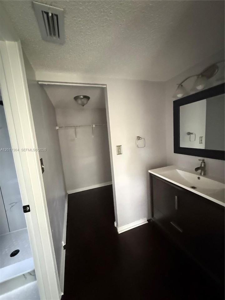 301 Olivewood Pl #O130 - Photo 7 of 23