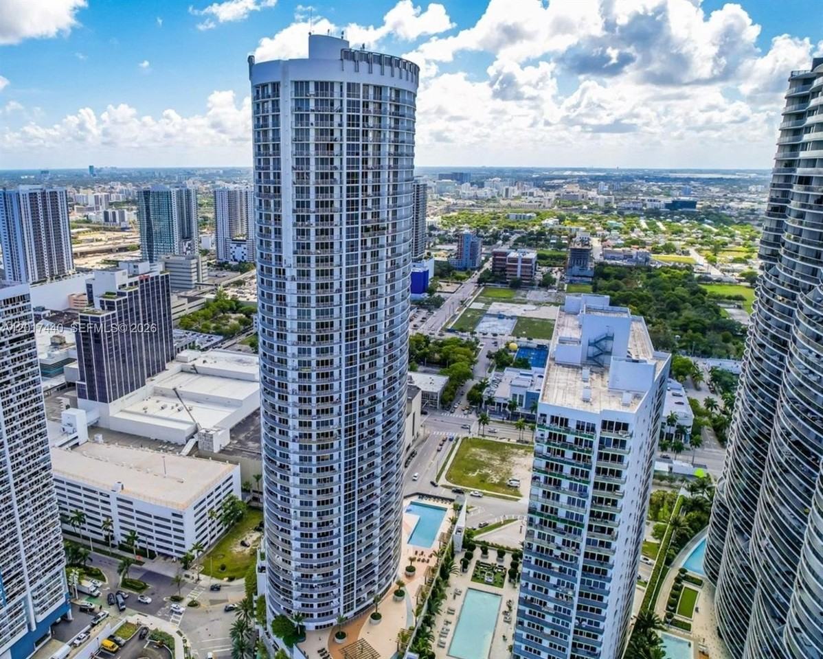 1750 N Bayshore Dr #1609 - Photo 3 of 25