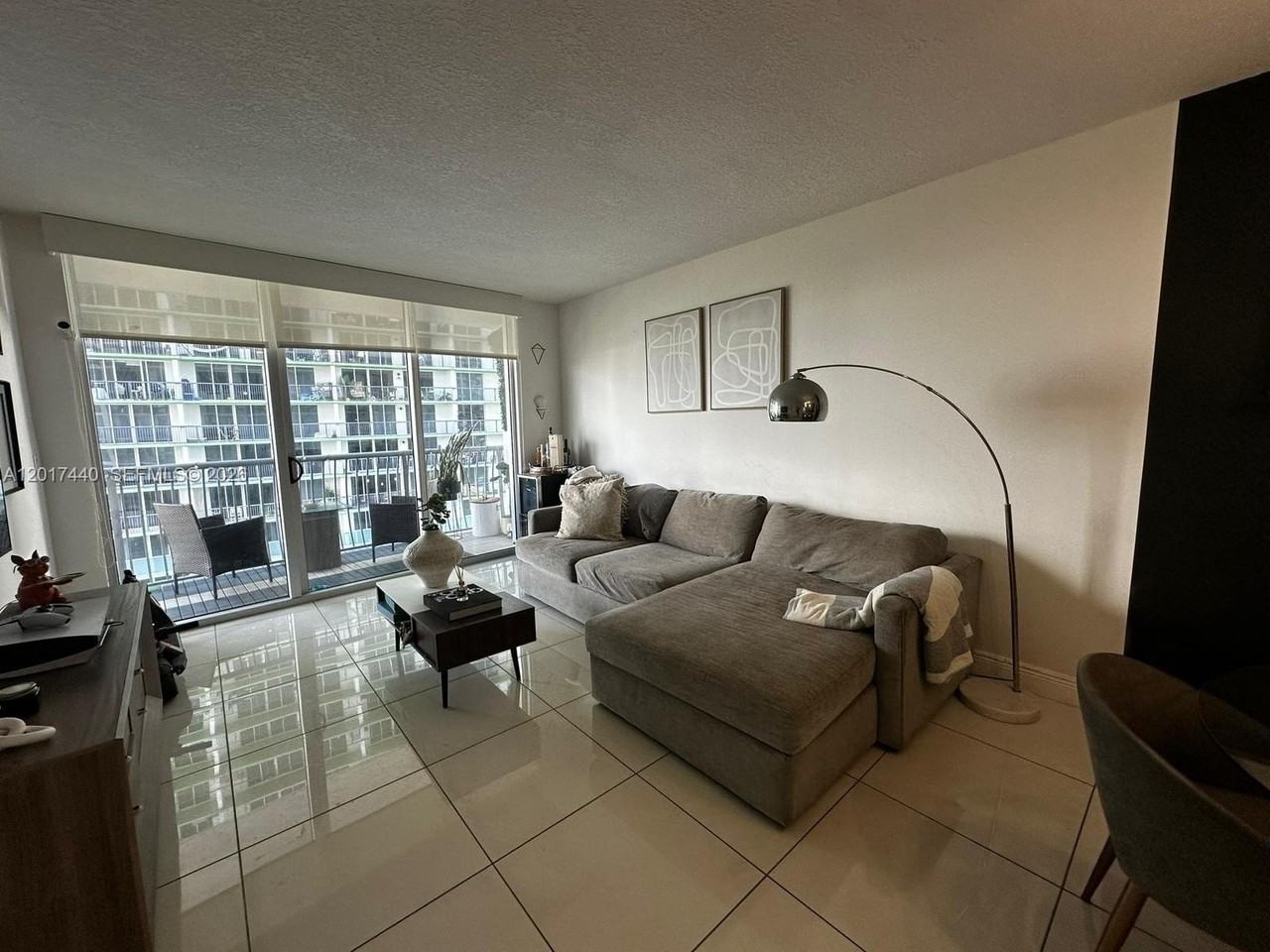 1750 N Bayshore Dr #1609 - Photo 4 of 25